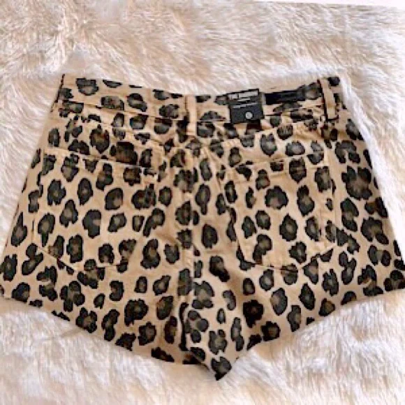 “NEW” Blank NYC The Barrow Vintage Short - Picture 5 of 6